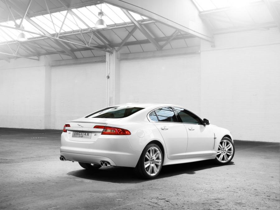  Jaguar XFR 2009 года  (фото 124 из 141)